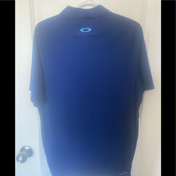 Men’s Large Oakley Golf Shirt - Picture 2 of 2